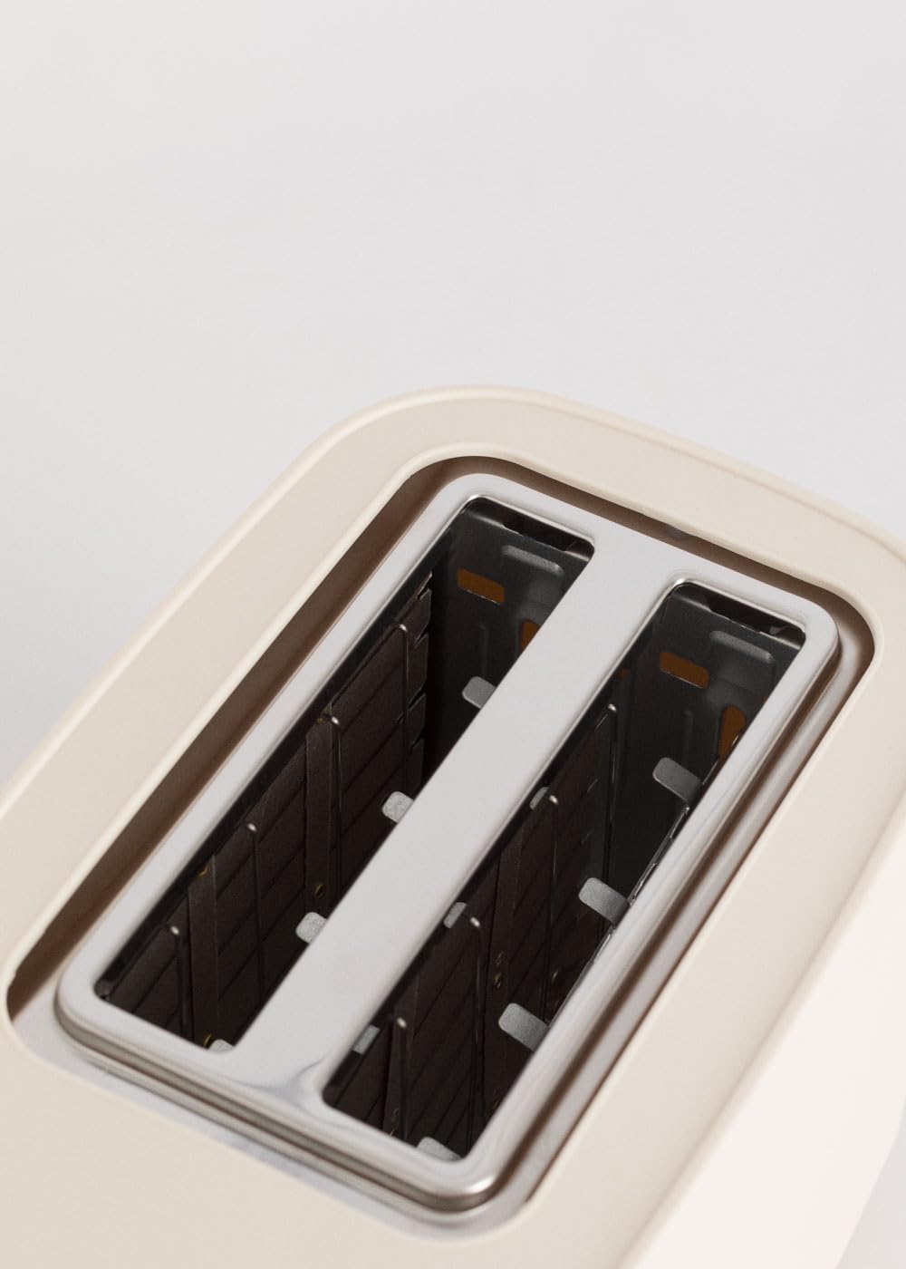 CREATE Off-White Toaster with 6 Power Levels