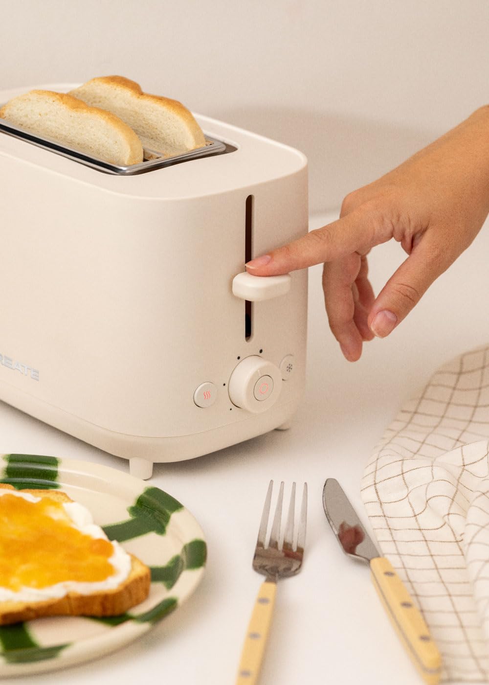 CREATE Off-White Toaster with 6 Power Levels