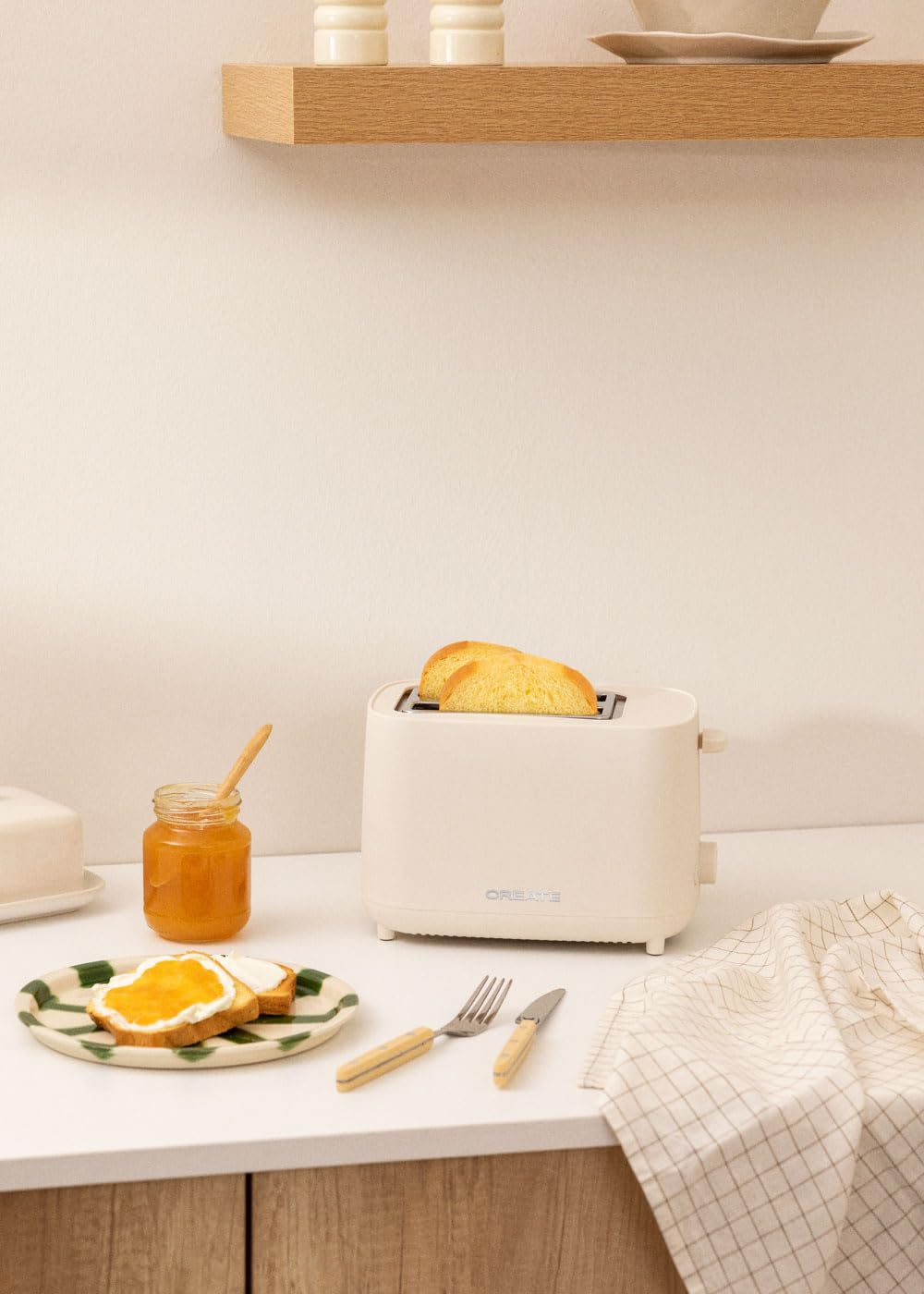 CREATE Off-White Toaster with 6 Power Levels