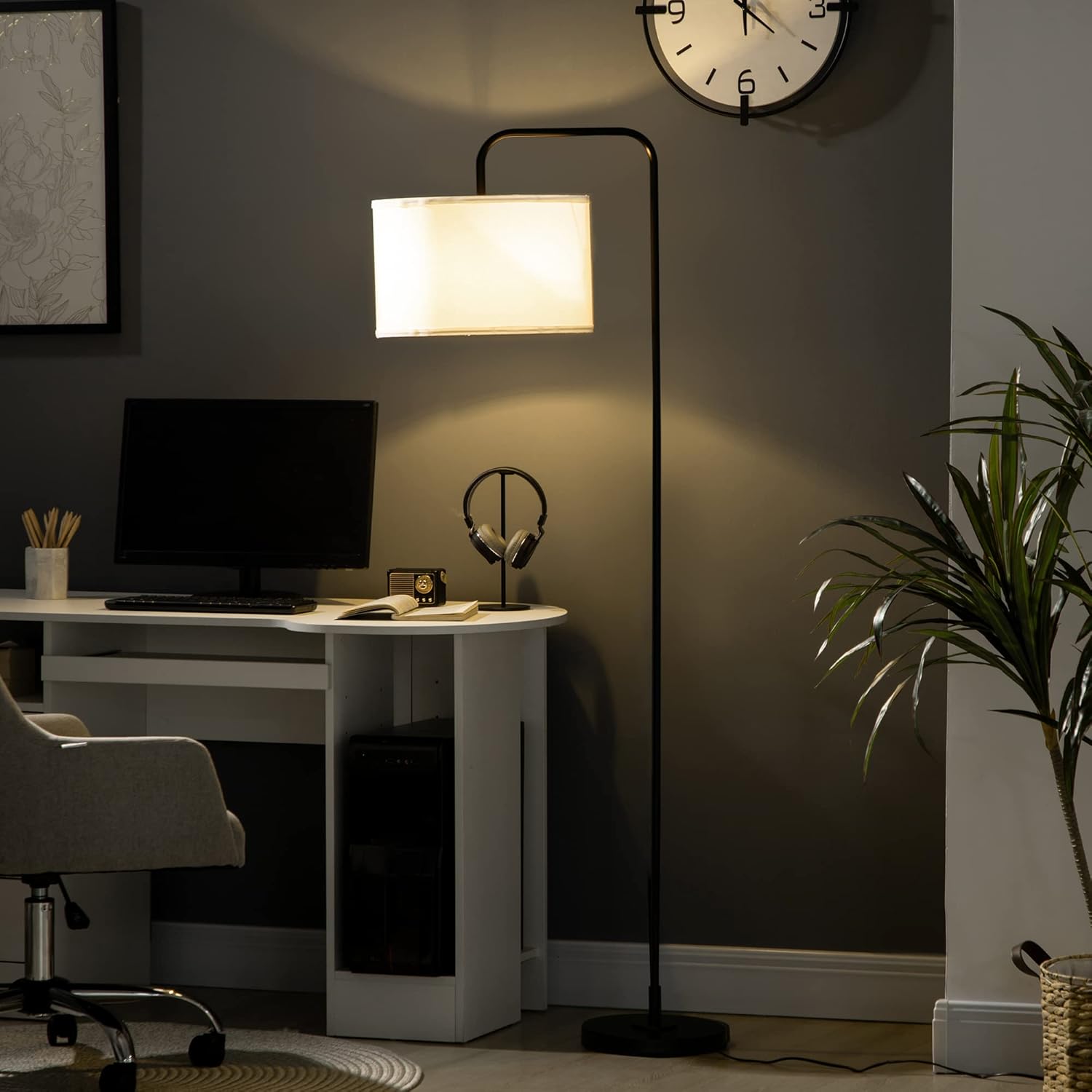 HOMCOM Modern Black Metal Floor Lamp - Black Metal